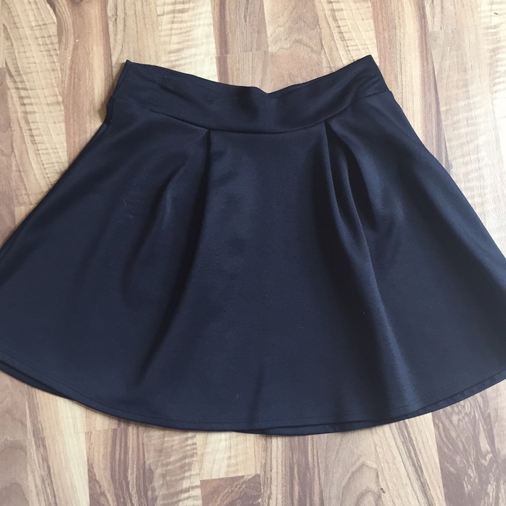 Black skater skirt